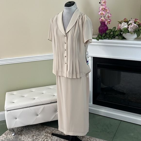 DANNY & NICOLE Tan 2-Pc Chiffon Skirt Suit Set Size 16P NWT - Picture 1 of 13